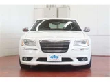 2013 Chrysler 300 300 Limited+ Pearl Sedan for sale, Japanese used car export - photo 2 of 50 | GULJI TRADERS