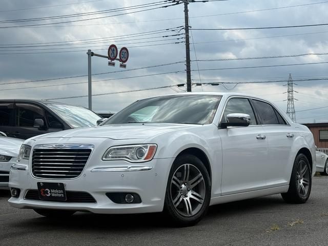 2013 Chrysler 300 300 Limited - photo 1 2013 Chrysler 300 300 Limited Pearl Sedan for sale, Japanese used car export - photo 1 of 8 | GULJI TRADERS