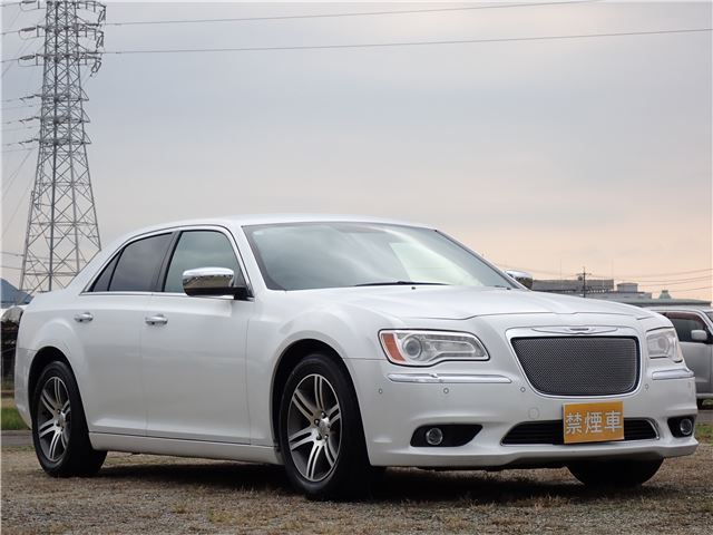 2014 Chrysler 300 300 Limited Plus One Owner Genuine Navigation ETC Pearl Sedan for sale, Japanese used car export | GULJI TRADERS