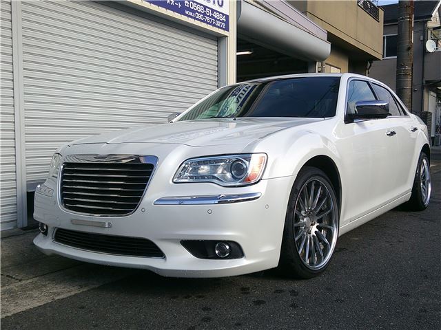 2014 Chrysler 300 300 Limited Pearl Sedan for sale, Japanese used car export | GULJI TRADERS