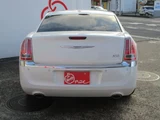 2014 Chrysler 300 300 Limited+ [Navigation System Included, Dealer Vehicle] Pearl Sedan for sale, Japanese used car export - photo 8 of 23 | GULJI TRADERS