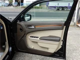 2014 Chrysler 300 300 Luxury User Trade-in Vehicle Black Sedan for sale, Japanese used car export - photo 22 of 65 | GULJI TRADERS