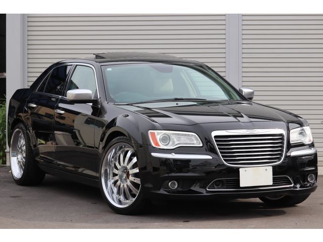 2015 Chrysler 300 300C Luxury+ Black Sedan for sale, Japanese used car export | GULJI TRADERS
