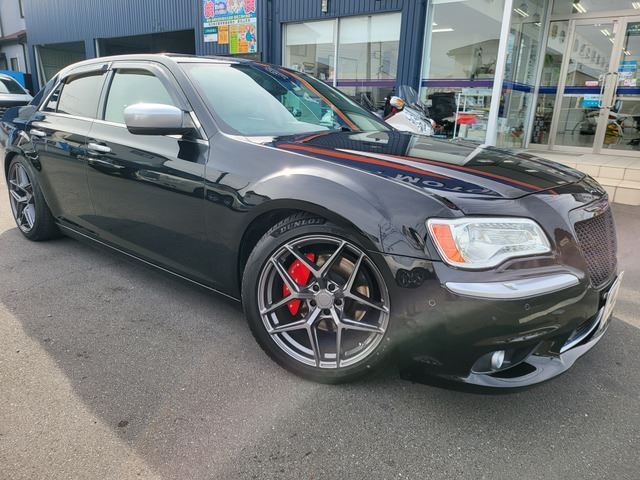 2015 Chrysler 300 300C Luxury - photo 1 2015 Chrysler 300 300C Luxury Black Sedan for sale, Japanese used car export - photo 1 of 31 | GULJI TRADERS