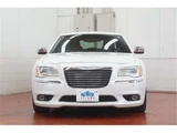 2015 Chrysler 300 Limited Pearl Sedan for sale, Japanese used car export - photo 2 of 50 | GULJI TRADERS