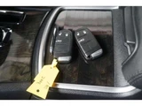 2015 Chrysler 300 Limited Pearl Sedan for sale, Japanese used car export - photo 46 of 50 | GULJI TRADERS