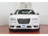 2015 Chrysler 300 Limited Pearl Sedan for sale, Japanese used car export - photo 2 of 24 | GULJI TRADERS
