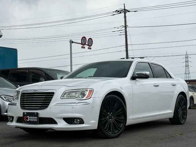 2015 Chrysler 300 300 Limited White Sedan for sale, Japanese used car export | GULJI TRADERS