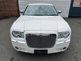 2006 Chrysler 300C 5.7 HEMI Sedan for sale, Japanese used car export - photo 4 of 69 | GULJI TRADERS