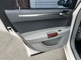2006 Chrysler 300C 5.7 HEMI Sedan for sale, Japanese used car export - photo 52 of 69 | GULJI TRADERS