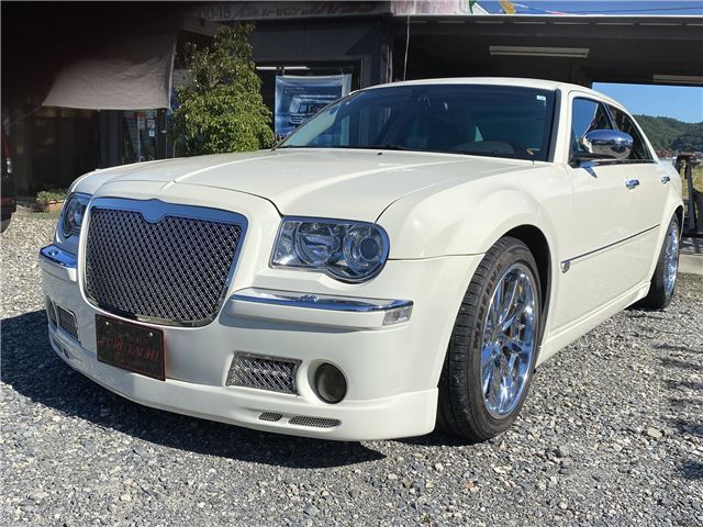 2006 Chrysler 300C 300C Sedan for sale, Japanese used car export - photo 1 of 31 | GULJI TRADERS