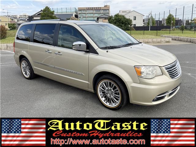 2011 Chrysler Town & Country LTD - photo 1 2011 Chrysler Town & Country LTD Sedan for sale, Japanese used car export | GULJI TRADERS