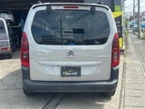 2022 Citroen Berlingo 1.5 SHINE BlueHDi Van for sale, Japanese used car export - photo 5 of 26 | GULJI TRADERS
