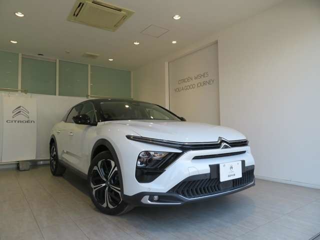 2025 Citroen C5 X - photo 1 2025 Citroen C5 X Sedan for sale, Japanese used car export - photo 1 of 32 | GULJI TRADERS