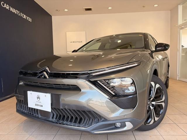 2025 Citroen C5 X - photo 1 2025 Citroen C5 X Sedan for sale, Japanese used car export - photo 1 of 9 | GULJI TRADERS