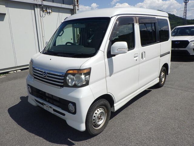2011 Daihatsu Atrai Wagon Turbo 4WD Van for sale, Japanese used car export - photo 1 of 5 | GULJI TRADERS