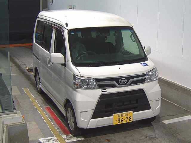 2018 Daihatsu Atrai Wagon 4WD SA III Van for sale, Japanese used car export - photo 1 of 5 | GULJI TRADERS