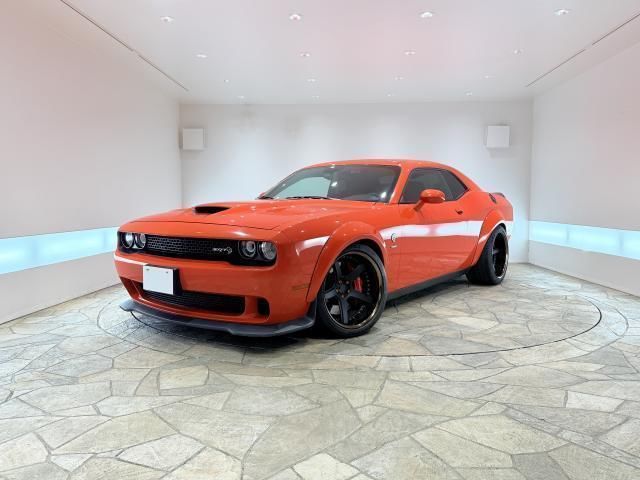 2018 Dodge Challenger SRT - photo 1 2018 Dodge Challenger SRT Orange Coupe for sale, Japanese used car export - photo 1 of 9 | GULJI TRADERS