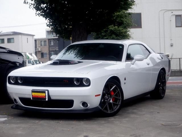 2019 Dodge Challenger R/T Scat Pack - photo 1 2019 Dodge Challenger R/T Scat Pack White Coupe for sale, Japanese used car export - photo 1 of 20 | GULJI TRADERS