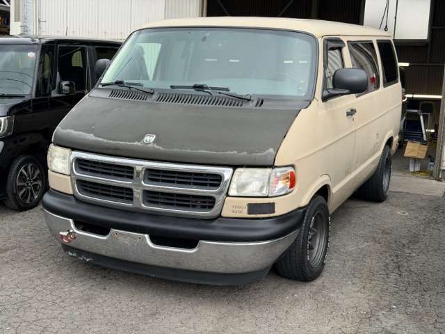 2003 Dodge VAN RECAR - photo 1 2003 Dodge VAN RECAR Van for sale, Japanese used car export - photo 1 of 48 | GULJI TRADERS