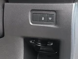 2016 DS 3 chic Blue Sedan for sale, Japanese used car export - photo 18 of 38 | GULJI TRADERS