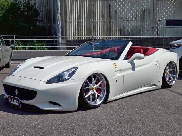 2012 Ferrari California Base - photo 1 2012 Ferrari California Base Sedan for sale, Japanese used car export - photo 1 of 9 | GULJI TRADERS