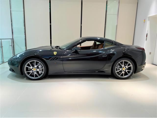 2013 Ferrari California 30 Base Sedan for sale, Japanese used car export - photo 1 of 9 | GULJI TRADERS