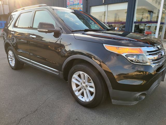 2012 Ford Explorer XLT - photo 1 2012 Ford Explorer XLT Sedan for sale, Japanese used car export - photo 1 of 31 | GULJI TRADERS