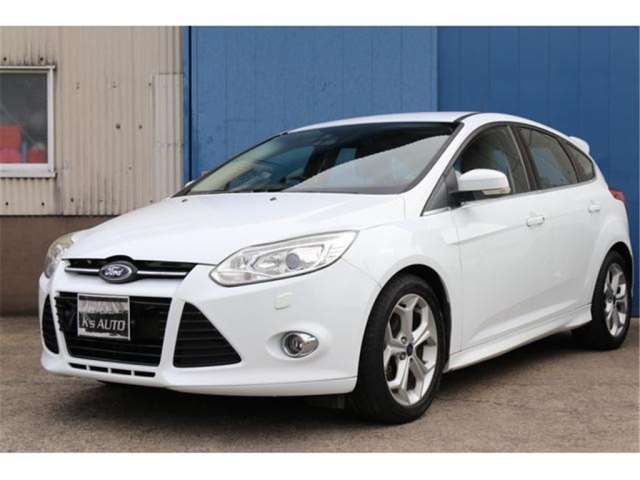 2013 Ford Focus Sports Genuine Aluminum Wheels White Sedan for sale, Japanese used car export | GULJI TRADERS