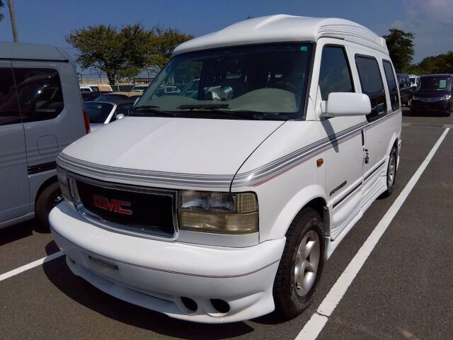 1996 GMC Safari American Road 4WD White Sedan for sale, Japanese used car export | GULJI TRADERS