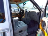 1996 GMC Safari American Road 4WD White Sedan for sale, Japanese used car export - photo 3 of 6 | GULJI TRADERS