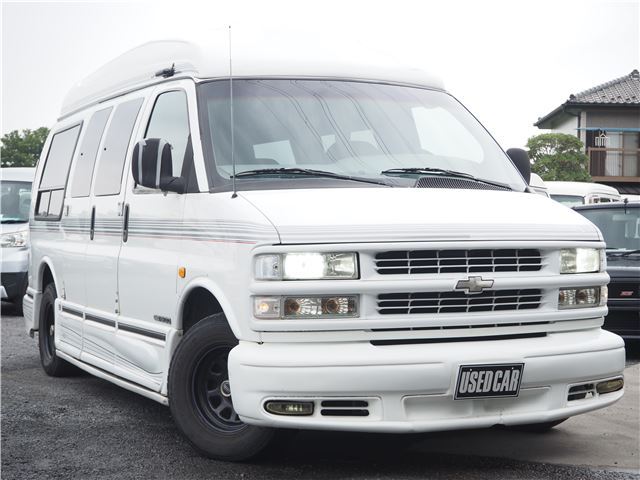 1998 GMC Savana - photo 1 1998 GMC Savana White Truck for sale, Japanese used car export - photo 1 of 46 | GULJI TRADERS