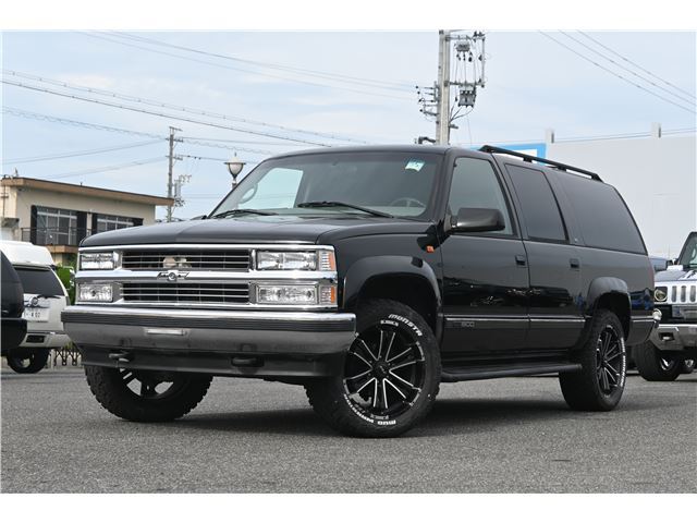 2001 GMC Suburban SUV for sale, Japanese used car export - photo 1 of 28 | GULJI TRADERS