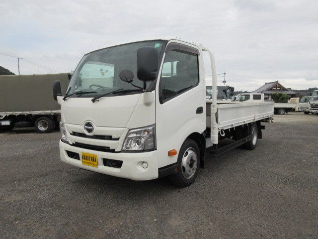 2020 Hino Dutro 2WD Truck for sale, Japanese used car export - photo 1 of 25 | GULJI TRADERS