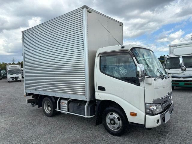 2020 Hino Dutro - photo 1 2020 Hino Dutro Truck for sale, Japanese used car export - photo 1 of 21 | GULJI TRADERS