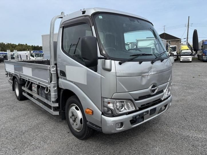 2021 Hino Dutro - photo 1 2021 Hino Dutro Truck for sale, Japanese used car export - photo 1 of 21 | GULJI TRADERS