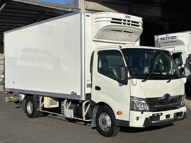2021 Hino Dutro - photo 1 2021 Hino Dutro Truck for sale, Japanese used car export - photo 1 of 21 | GULJI TRADERS