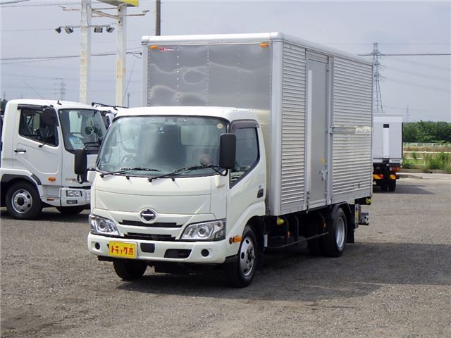 2022 Hino Dutro Standard Long 2t AT - photo 1 2022 Hino Dutro Standard Long 2t AT Truck for sale, Japanese used car export - photo 1 of 51 | GULJI TRADERS