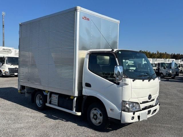 2022 Hino Dutro - photo 1 2022 Hino Dutro Truck for sale, Japanese used car export - photo 1 of 21 | GULJI TRADERS