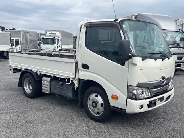 2022 Hino Dutro - photo 1 2022 Hino Dutro Other Truck for sale, Japanese used car export - photo 1 of 21 | GULJI TRADERS