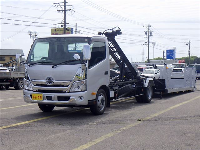 2023 Hino Dutro 2.95t - photo 1 2023 Hino Dutro 2.95t Silver Truck for sale, Japanese used car export - photo 1 of 51 | GULJI TRADERS