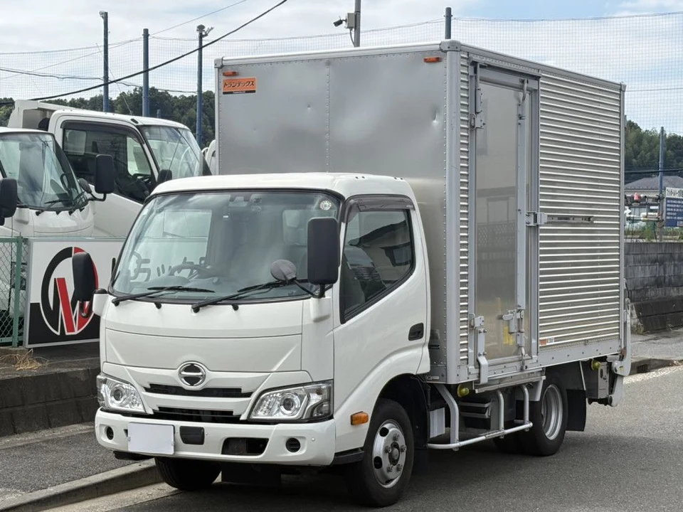 2023 Hino Dutro 2WD White Truck for sale, Japanese used car export - photo 1 of 25 | GULJI TRADERS