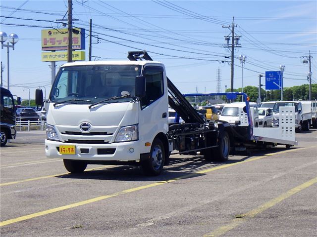 2024 Hino Dutro - photo 1 2024 Hino Dutro White Truck for sale, Japanese used car export - photo 1 of 51 | GULJI TRADERS
