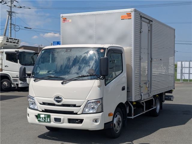 2024 Hino Dutro - photo 1 2024 Hino Dutro Other Truck for sale, Japanese used car export - photo 1 of 48 | GULJI TRADERS