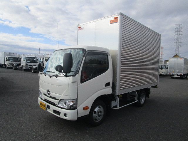 2024 Hino Dutro No power tailgate, not applicable, 2WD - photo 1 2024 Hino Dutro No power tailgate, not applicable, 2WD White Truck for sale, Japanese used car export - photo 1 of 25 | GULJI TRADERS