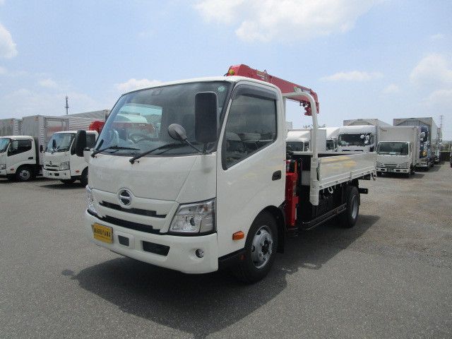 2025 Hino Dutro 4-stage crane, no power gate, 2WD - photo 1 2025 Hino Dutro 4-stage crane, no power gate, 2WD White Truck for sale, Japanese used car export - photo 1 of 25 | GULJI TRADERS