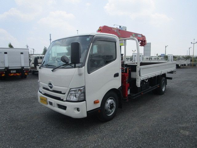 2025 Hino Dutro 4-stage crane, no power gate, 2WD - photo 1 2025 Hino Dutro 4-stage crane, no power gate, 2WD White Truck for sale, Japanese used car export - photo 1 of 25 | GULJI TRADERS