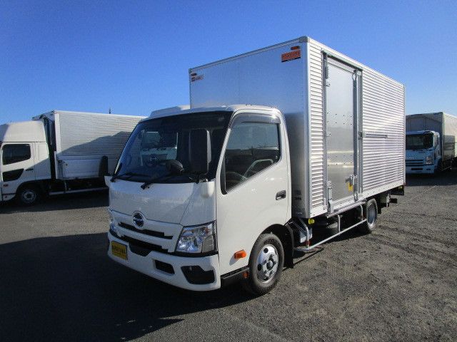 2025 Hino Dutro Power tailgate, side doors, 2WD White Truck for sale, Japanese used car export - photo 1 of 25 | GULJI TRADERS