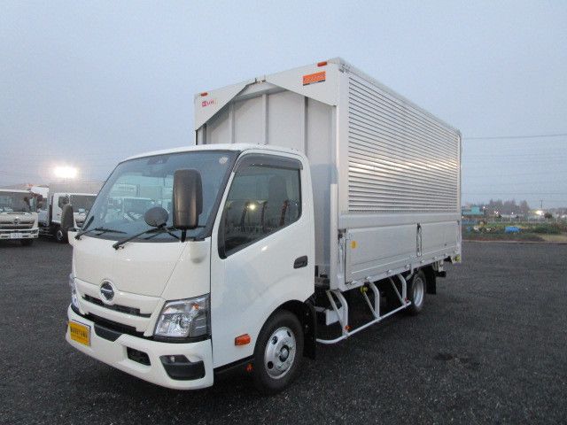 2025 Hino Dutro Standard wing, no power tailgate, 2WD White Truck for sale, Japanese used car export - photo 1 of 25 | GULJI TRADERS