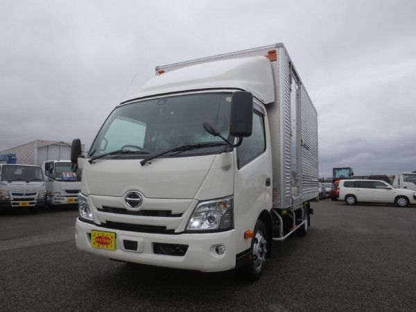 2025 Hino Dutro No power tailgate, side doors, 2WD White Truck for sale, Japanese used car export - photo 1 of 16 | GULJI TRADERS